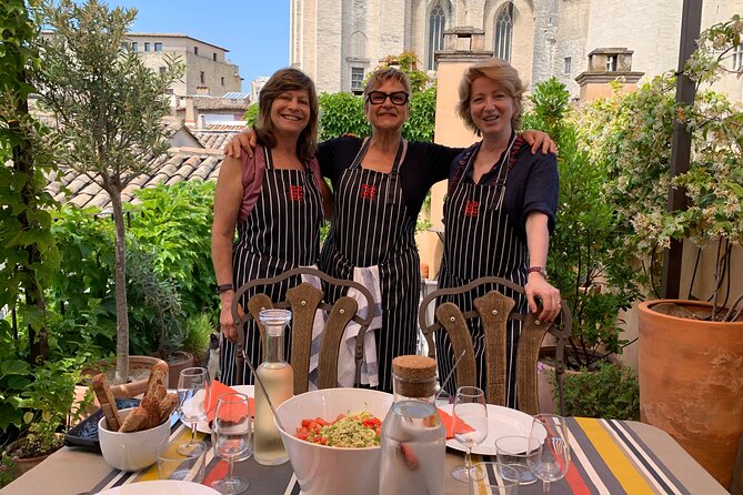 Cooking lessons - Lunch on the rooftop with the Palais des Papes in view