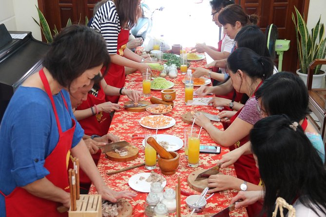 Cooking with Jolie in Hoi An - Cooking four dishes in a family home