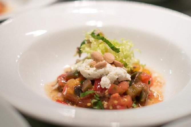 Cooking workshop with an exceptional chef in Avignon - Tasting Provençal products with Chef Jonathan