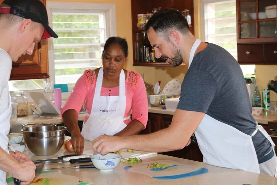 Coordinating Curry Cooking Class - Rolling dhal puri roti by hand
