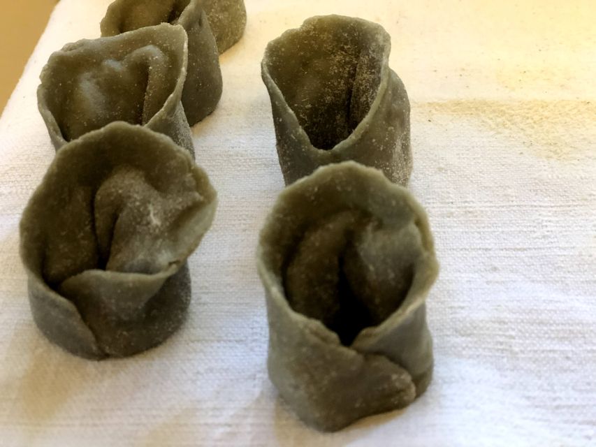 Cortona: Pasta and Pizza Cooking Class - The garden break and terrace meal