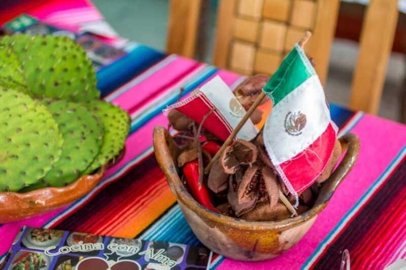 Cozumel: Cooking Class with Josefina - Making sauces, guacamole, and fresh sides