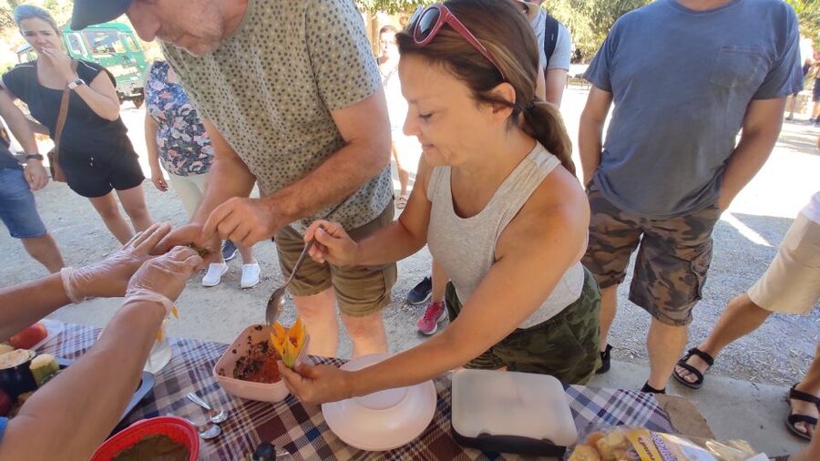 Crete: Sightseeing Day Trip with Cooking Lesson and Lunch - Learning how Crete makes olive oil