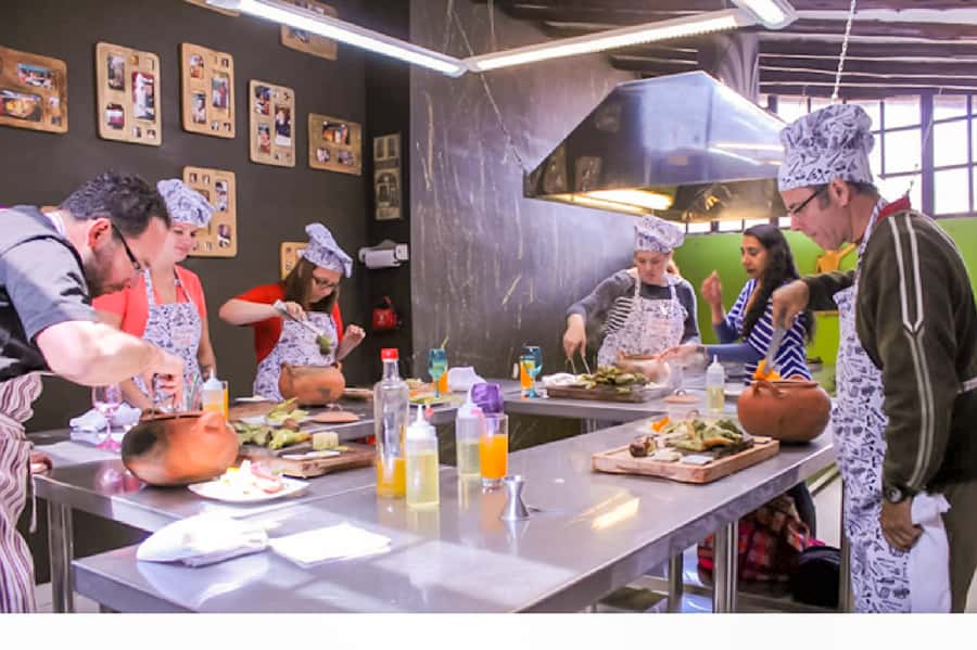 Cusco: Peruvian Cooking Class & Market Tour - A first taste of pisco