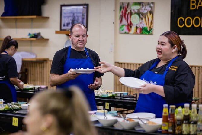 Customizable Thai Cooking Class with Onnuch Market in Bangkok - Why the small group size matters