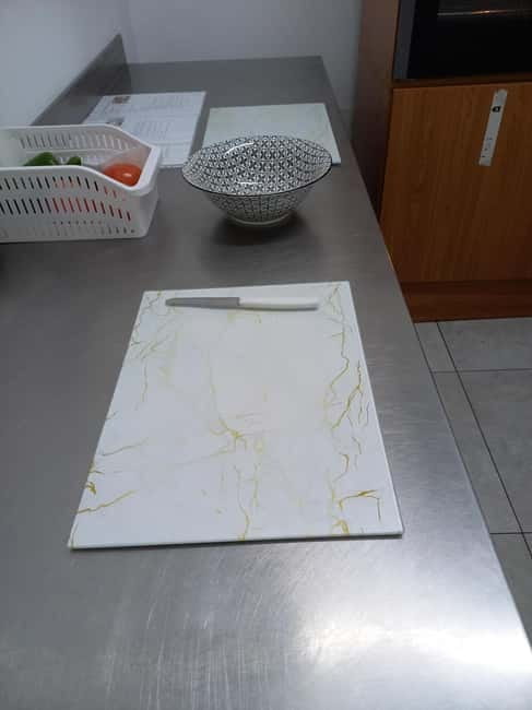 Cyprus: Cooking Class-Makaronia Fournou,Tzatziki&Greek Salad - Baking time and the shift from kitchen to table