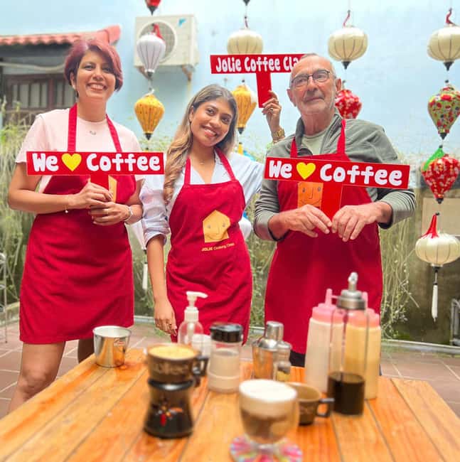 Da Nang: Coffee Making And Cooking Class - Making coffee with the traditional phin
