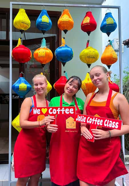 Da Nang: Coffee Making And Cooking Class - Teaching style and group size