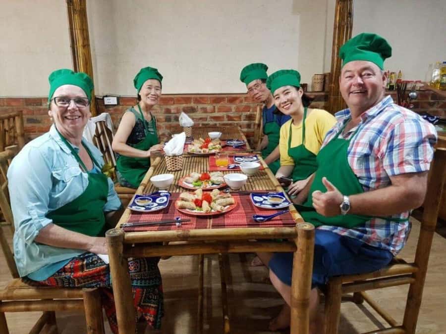 Da Nang: Cooking Pho & Vietnamese Dishes With Local Chef - Meeting Chef Jenny at 279 Mai Dang Chon Street