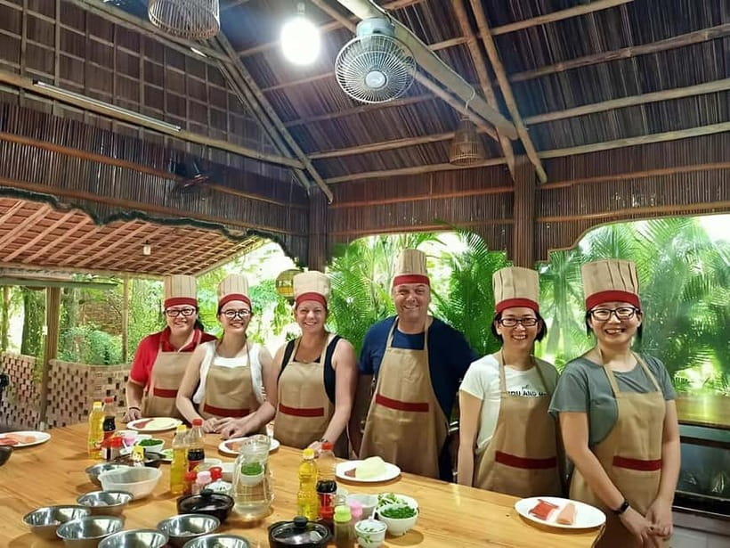 Da Nang/Hoi An: Market Tour, Basket Boat Ride, Cooking Class - Starting at Hoi An Market with a local guide