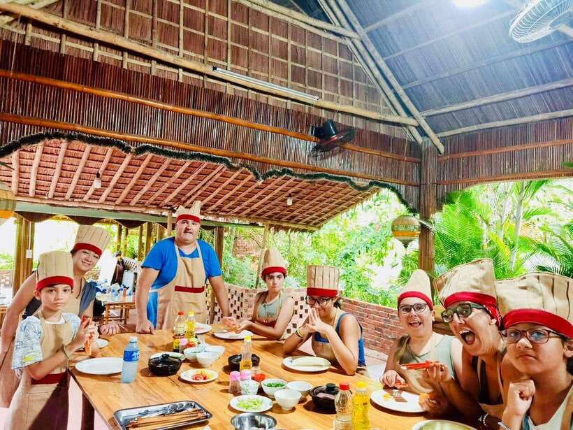 Da Nang/Hoi An: Market Tour, Basket Boat Ride, Cooking Class - Learning Vietnamese dishes beside the cooking station