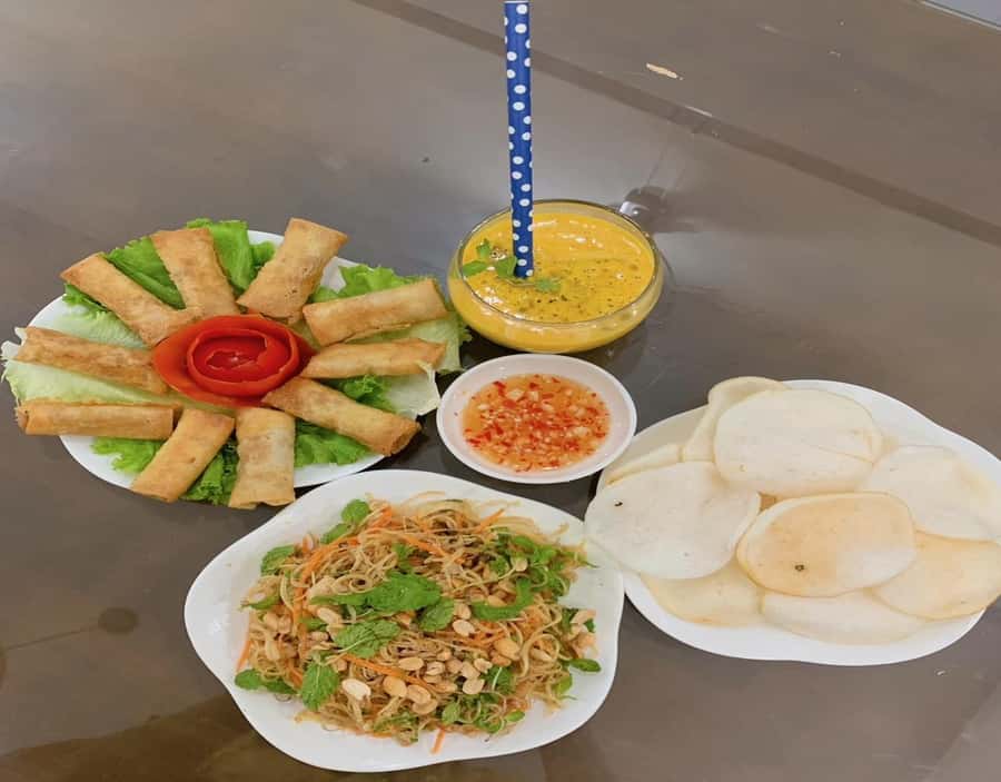 Da Nang: Traditional Cooking Class and Pho with Local Girl - Passion juice made from scratch