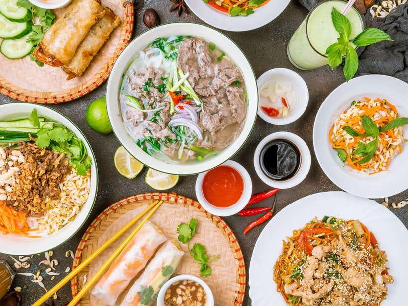 Dalat: Home Cooking Class with Central Market Tour - The five-hour schedule and meeting point