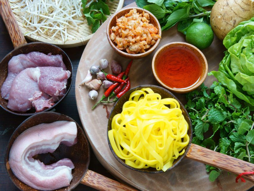 Dalat: Home Cooking Class with Central Market Tour - Practical booking advice