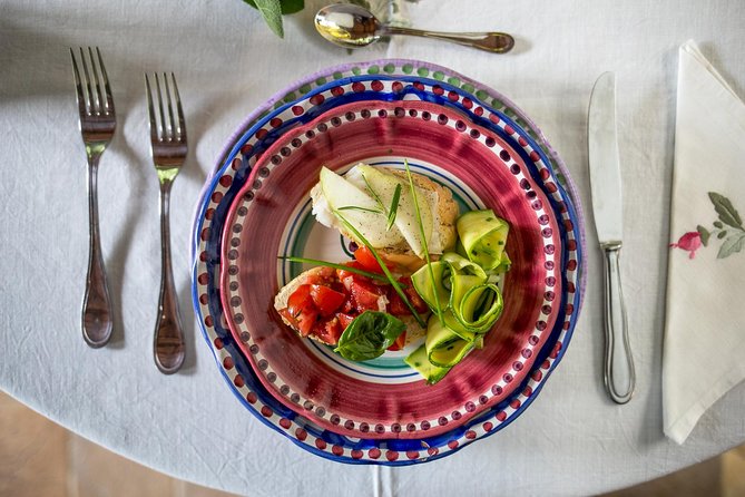 Dining & Cooking Demo at Local's Home in Montepulciano - Lunch or dinner in your Montepulciano schedule