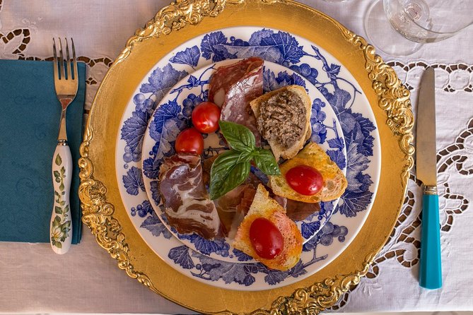 Dining experience at a local's home in Arezzo with show cooking - How the private format changes the experience