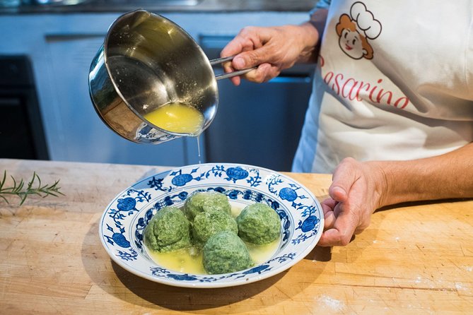 Dining Experience at a local's Home in Campofelice di Roccella with Show Cooking - What happens during the 2-hour-30-minute visit