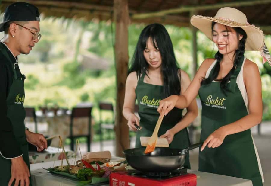Dinner from cooking class & enjoy local night market - The teaching style and overall feel