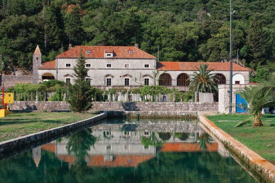 Dubrovnik: Private Cooking Experience with Wine Tasting - Mount Srdj puts Dubrovnik in context