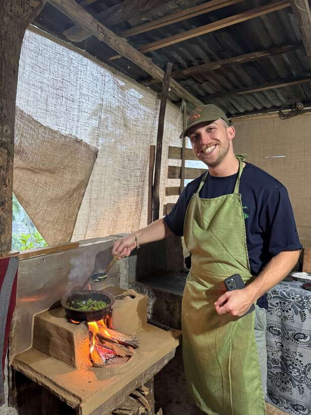 Ella Sri Lanka : Mom's Kitchen Cooking class - The cooking methods make this more than a recipe lesson