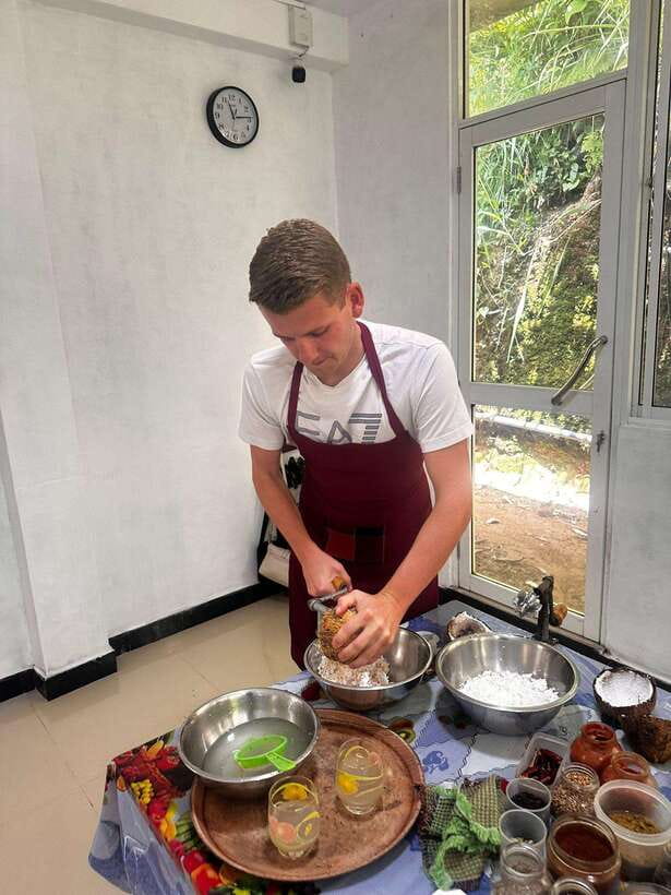 Ella: Sri Lankan Authentic Cooking expirience - A home kitchen lesson with a full plate at the end