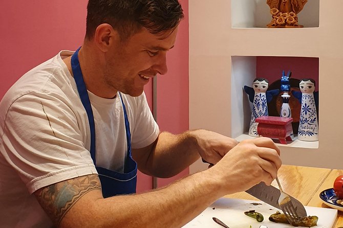 Essence of Mexico: Authentic Mexican Cooking Class & Market Tour - Mole blanco with a choice of filling