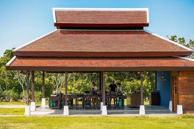 Evening Cooking Class in Traditional Pavilion with Beautiful Garden - Chiang Mai - Practical details for a smooth evening