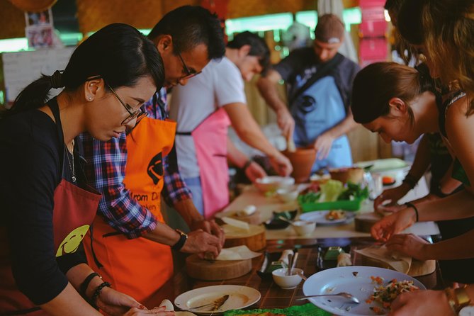 Evening Thai cooking class - Heat, timing, and what to wear