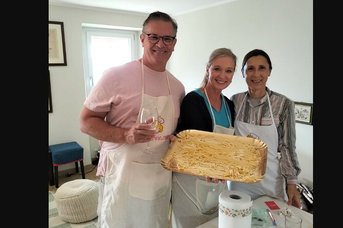 Farm Tour & Cooking Class: Discover the Flavors of Lake Como - Why the small group matters