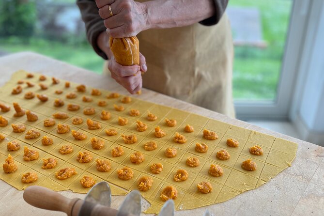 Felsina Culinaria - Personalised Private Cooking Course - Adding the swimming pool