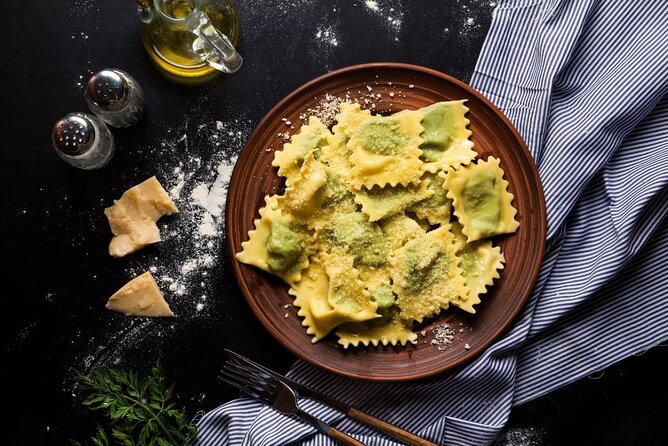 Fettuccine Pasta Cooking Class in Rome City Center - Bruschetta, drinks, and the wait for your pasta