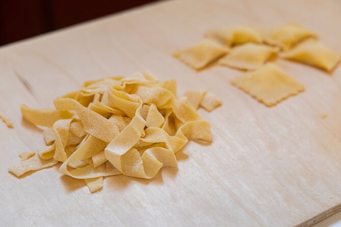 Fettuccine, Ravioli and Tiramisu Pasta Making in Rome - A social class with a family-friendly pace