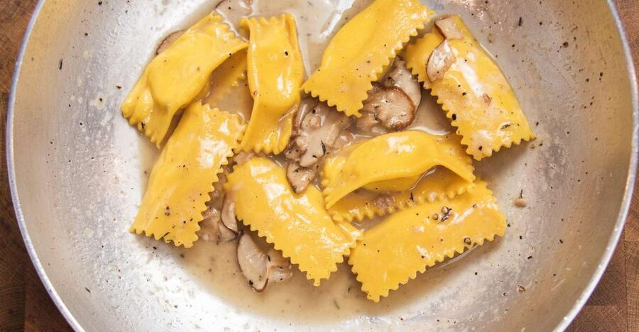 Florence: Art of Pasta Cooking Workshop with Food and Wine - Making pasta in central Florence