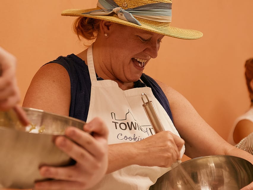 Florence: Cooking Class with Local Food Market Tour - Tiramisù and the shared table