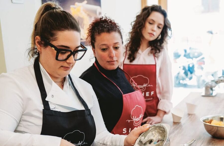 Florence: Fresh Pasta and Tiramisu Cooking Class - Arriving at Via della Mattonaia 13