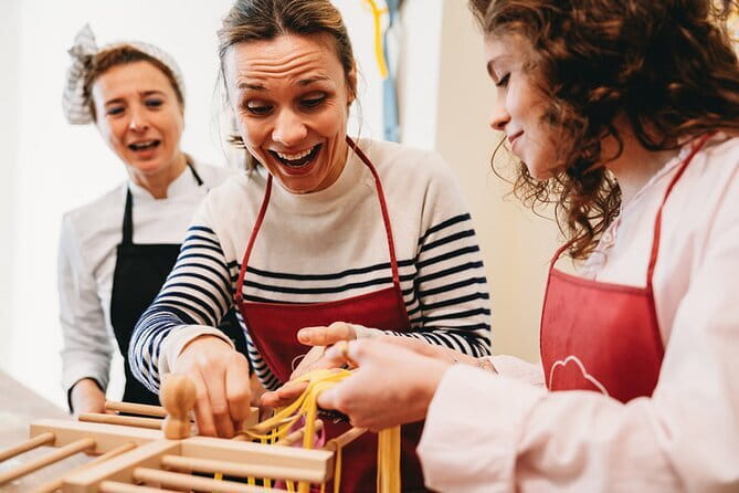 Florence: Pasta Cooking Class with Unlimited Wine - Who should book this Florence pasta class