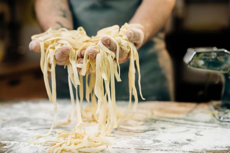Florence: Tuscan cooking class with handmade pasta and wine - What happens during the three-hour class