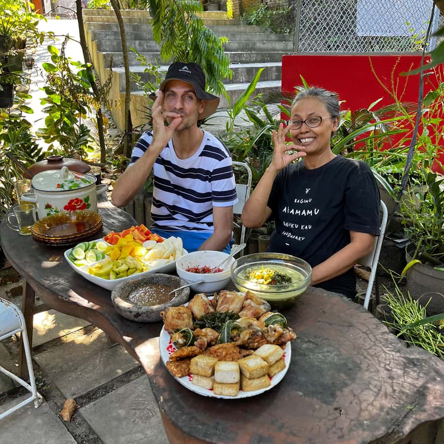 From Garden to Table: Indonesian Cooking Class in Yogyakarta - Picking herbs and learning the plants