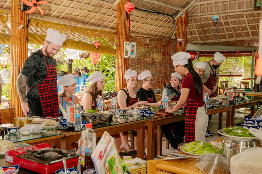 From Hoi An: Market Tour, Basket Boat Ride and Cooking Class - Final verdict: a lot of Hoi An for very little money