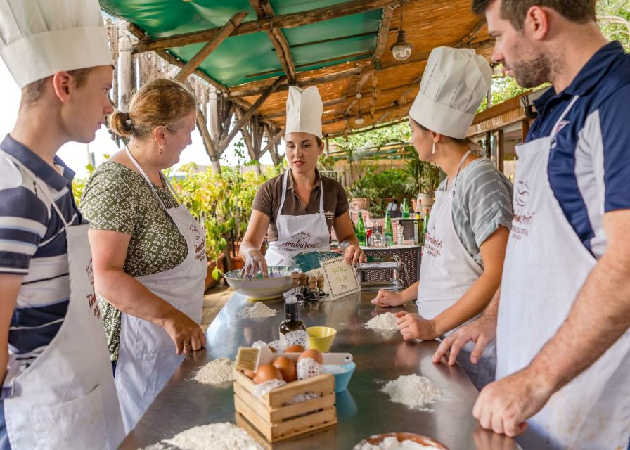 From Sorrento: The Real Cooking Class Experience - Meeting the chefs and starting with a drink