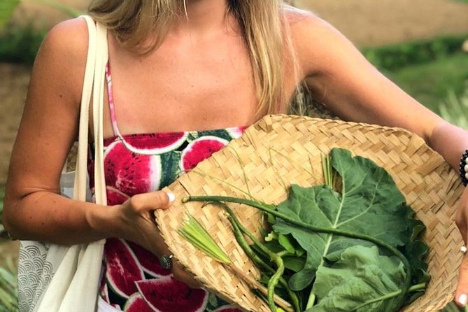 From Ubud: Authentic Bali Farm Cooking School & Organic Farm - The morning market gives the food a local starting point