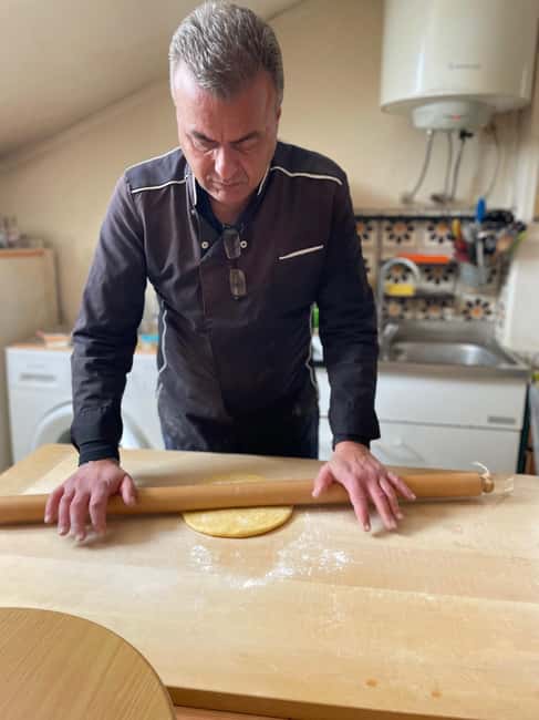 Funny cooking class with chef Antonino - Starting with Bolognese ragù