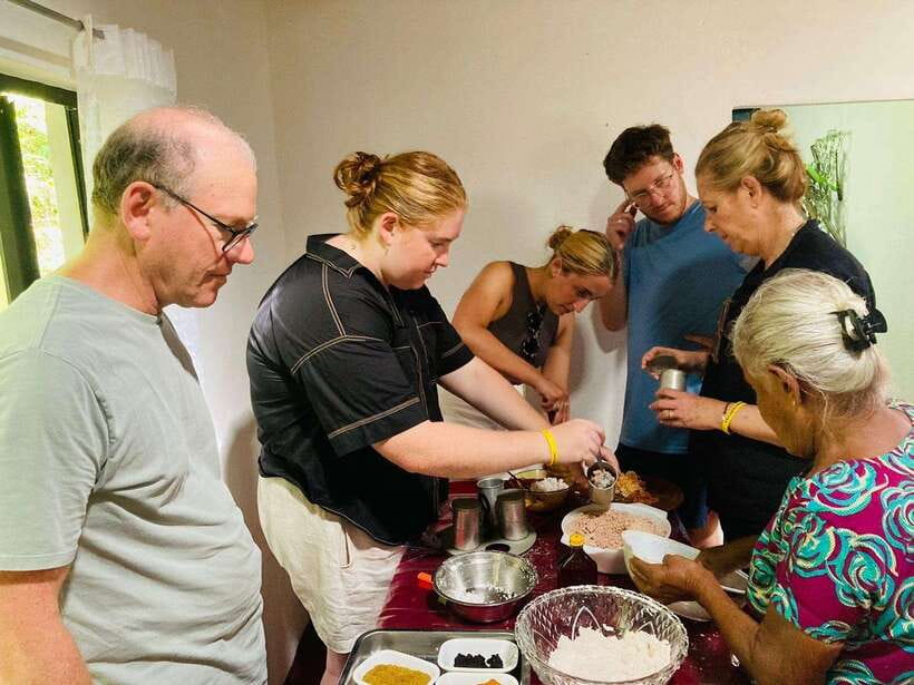 Galle: Traditional Sri Lankan Cooking Class - What happens during the three-hour session