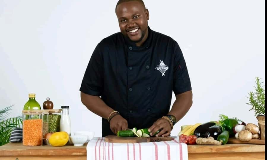 GQ: City Walking Tour & African Cuisine Cooking Class - Markets, crafts, and the modern city