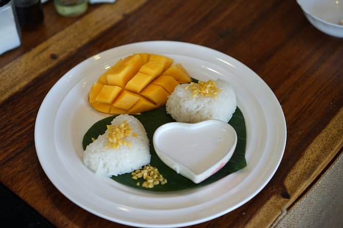Half-Day Chiang Mai Cooking Class: Make Your Own Thai Foods - Start at the market on the morning option