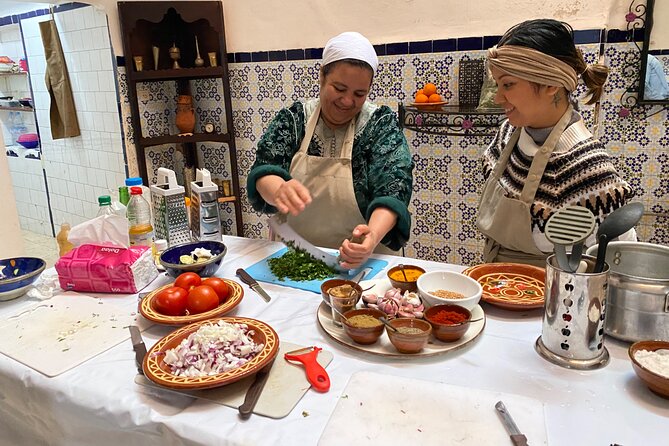 Half-Day Cooking Class with Local Chef Laila in Marrakech - The family atmosphere and teaching style