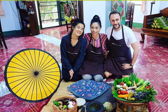 Half-Day Thai Cooking Class with organic ingredients - Four dishes, one shared cooking plan