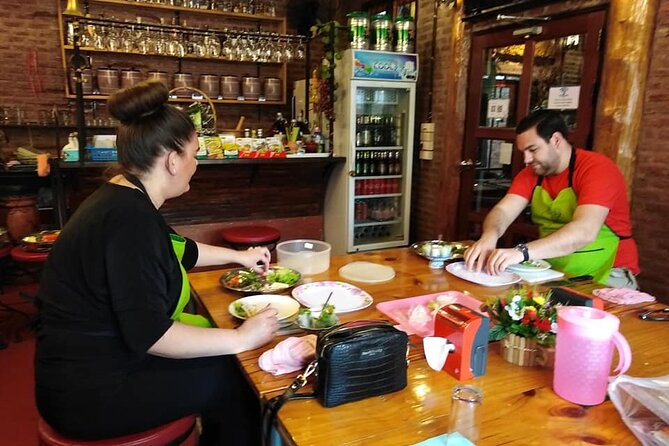 Half-Day Thai Cuisine Cooking Experience in Chiang Mai - Location, pickup, and the Chiang Mai day plan