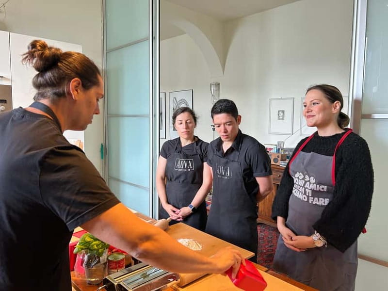 Handmade Pasta & Tiramisu Cooking Class + Stunning Lake View - A home kitchen ten minutes from Lake Como’s center