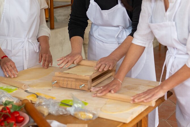 Hands On Pasta and Gelato Cooking Class in LUCCA - Making spaghetti alla chitarra or tagliatelle